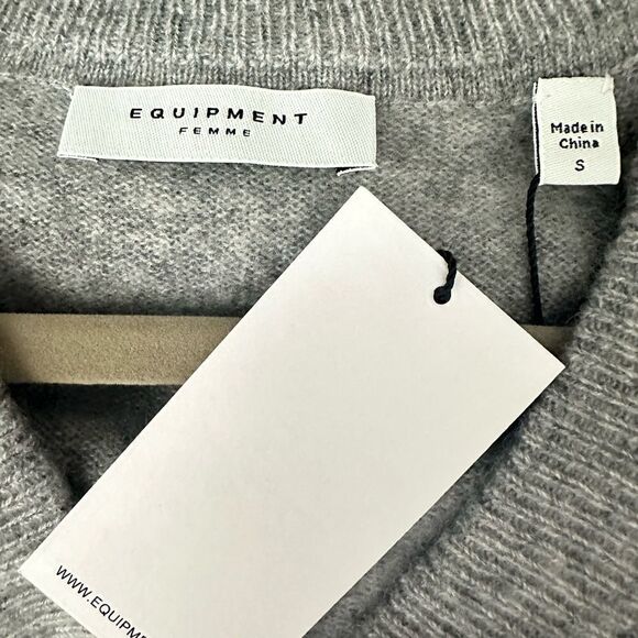 Equipment Madalene V-neck Light Gray Cashmere V Neck Sweater | S - Picture 9 of 9